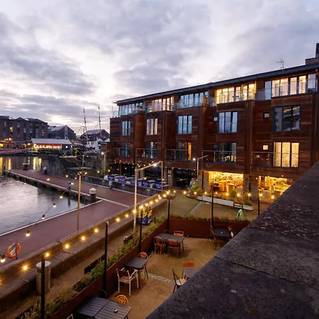 The Boat House Apartment By Cliftonvalley Apartments Bristol Exterior foto